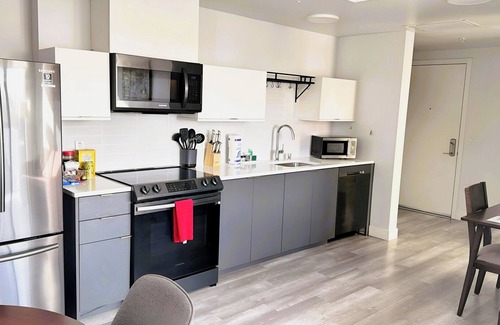 La Brea Hotel | West Hollywood 2BR Exclusive Residence Complimentary AC, WiFi & Parking