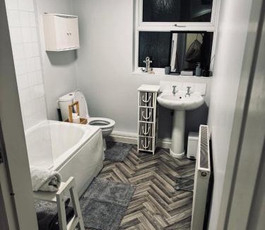 Crewe Apartment | West House - by Eazystays
