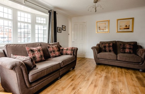 Hull Apartment | West Hull House