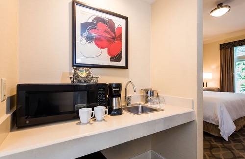 Carlsbad Hotel | West Inn & Suites