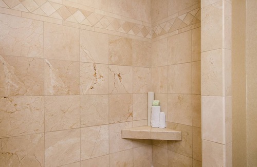 Carlsbad Hotel | West Inn & Suites