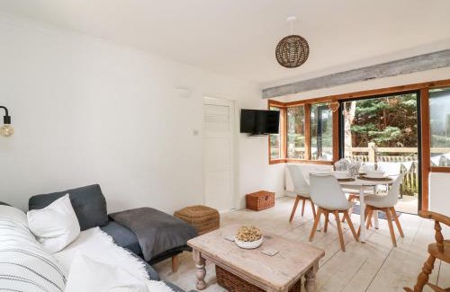 Kingsbridge House | West Island