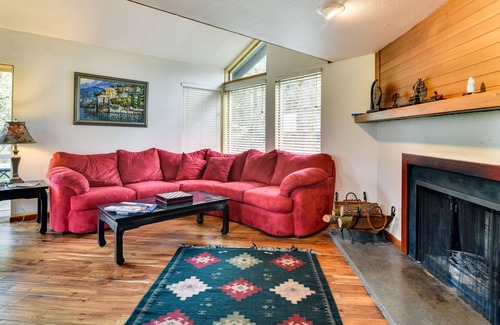 Hidden Springs House | West Linn Vacation Rental w/ Private Hot Tub