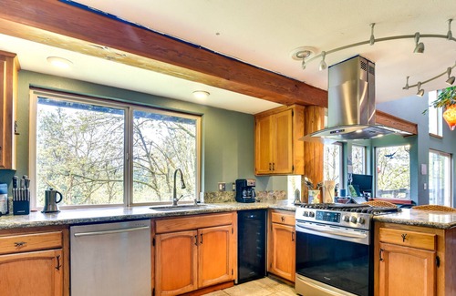Hidden Springs House | West Linn Vacation Rental w/ Private Hot Tub