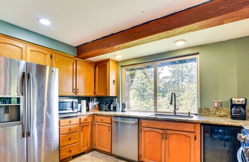 Hidden Springs House | West Linn Vacation Rental w/ Private Hot Tub