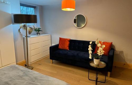 Dudley Apartment | West Midlands-2 Double Bed Room Apartment