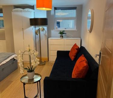 Dudley Apartment | West Midlands-2 Double Bed Room Apartment