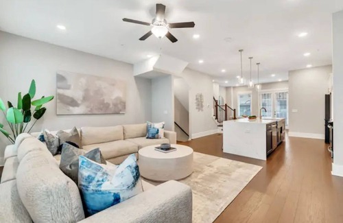 Westside House | West Midtown Townhouse w/Rooftop/Beltline Access
