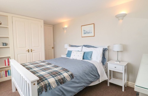 Martock Cottage | WEST MOOR COTTAGE ANNEX, romantic, with a garden in Martock