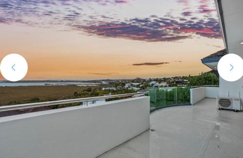 Hobsonville House | West paradise
