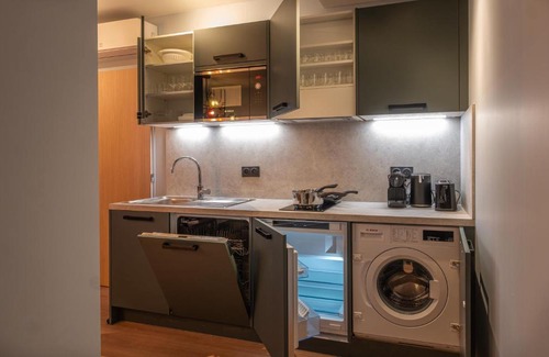 15th Arrondissement Apartment | West Paris Suite