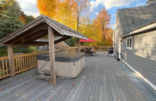 Killington Ski Chalet | West Park Chalet at Killington: Great for Groups! Hot tub, games, discounted ski rentals.