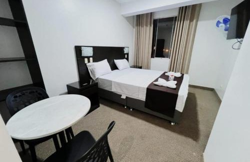 La Perla Hotel | West Plaza