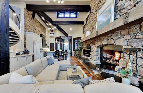 The Timbers House | West Red Pine Oasis