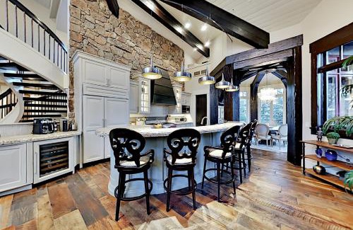 The Timbers House | West Red Pine Oasis