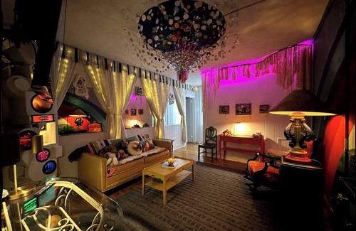 Winston - Salem House | West Salem Art Hotel: Artful Lodging and Lodging for Art.