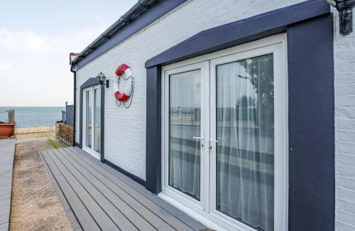 Yarmouth Apartment | West Sea View No 4