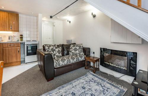 Yarmouth Apartment | West Sea View No 4