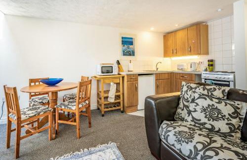 Yarmouth Apartment | West Sea View No 4