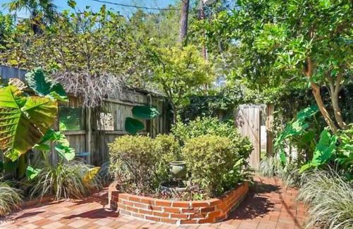 Historic Downtown Savannah Apartment | West Victorian District Garden Retreat