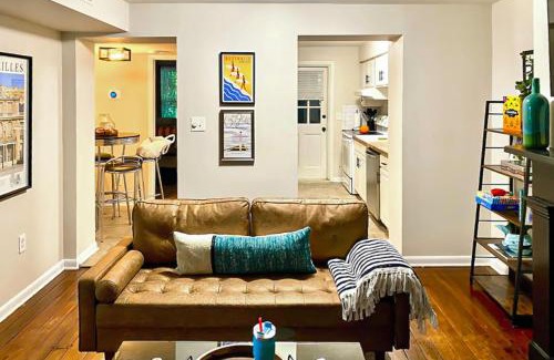 Historic Downtown Savannah Apartment | West Victorian District Garden Retreat