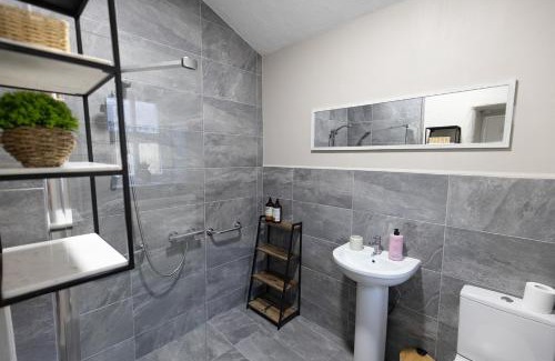 Matlock House | WEST VIEW COTTAGE - Charming Wensley Cottage in the Heart of Peaks
