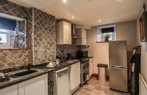 Capheaton Cottage | WEST VIEW, pet friendly, character holiday cottage in Ponteland