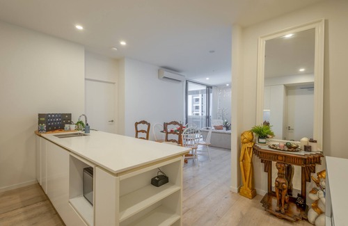West End Apartment | West Village Boutique 2BR Apartment near Southbank & CBD