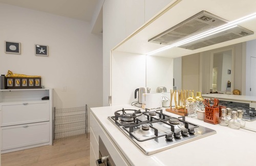 West End Apartment | West Village Boutique 2BR Apartment near Southbank & CBD
