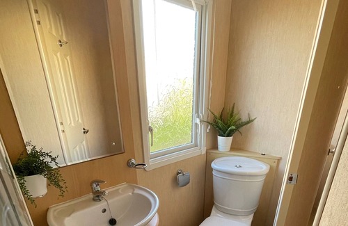 Aberporth House | West Wales static Caravan, modern 8 berth, stunning beaches, with club house