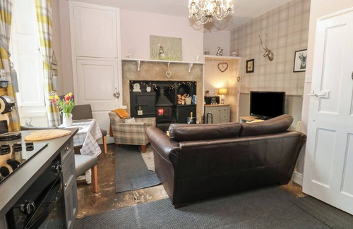 Anick Cottage | WEST WING COTTAGE, pet friendly, character holiday cottage in Hexham