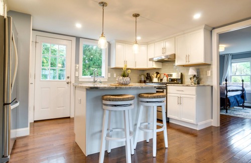 West Yarmouth Cottage | West Yarmouth Cottage w/ Gas Grill: Walk to Beach!