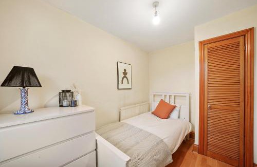 Harrow Road House | Westbourne Park Hububb Stay