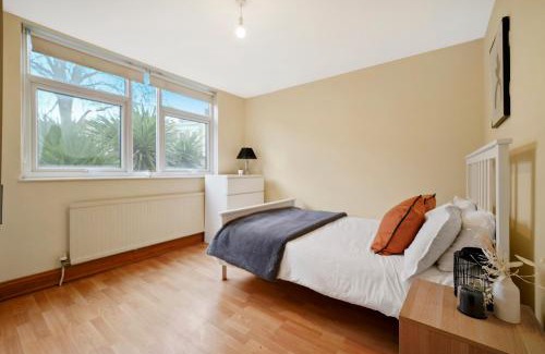 Harrow Road House | Westbourne Park Hububb Stay