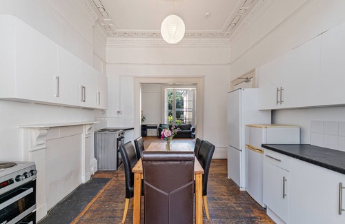 Clifton House | Westbourne Place Townhouse - by Clifton Short Lets