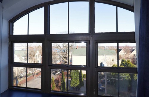 West End Apartment | WestEnd Large Penthouse walk to Old Port w/Parking
