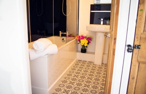Barnstaple House | Westeria Cottage - 2 Bed-Sleeps 4-TJS9WC
