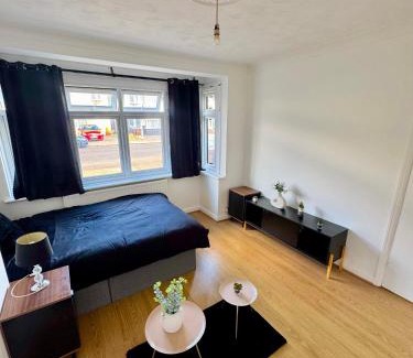 Dagenham House | Western House