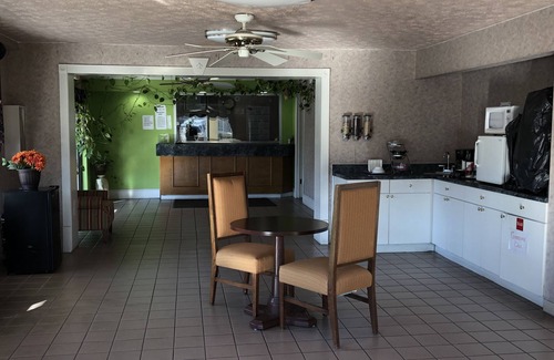 Union City Hotel | Western Inn
