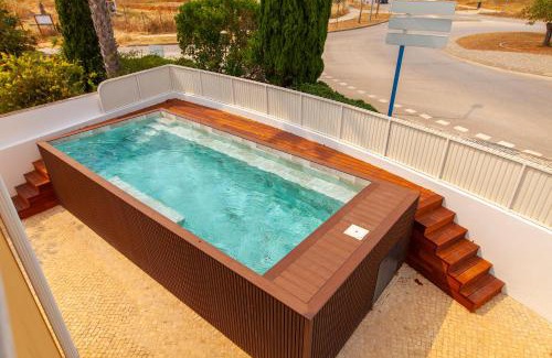 Porto de Mos House | Western Mos Guesthouse