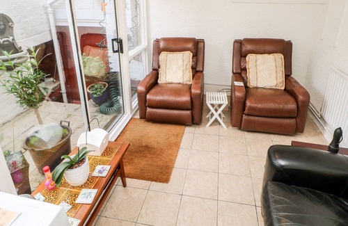 Coundon House | WESTERTON VIEW, pet friendly, with a garden in Coundon