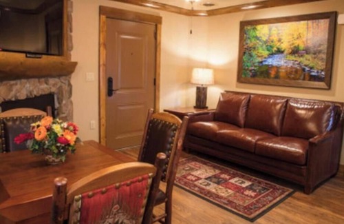 Gatlinburg Villa | Westgate Smoky Mountain Resort & Water Park - Studio Villa