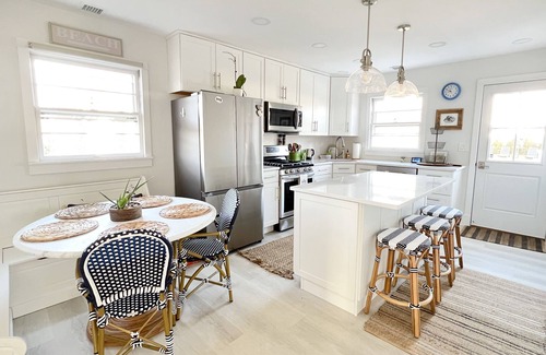 Westhampton Beach Cottage | Westhampton Beach cottage 1.6 miles to Rogers Beach
