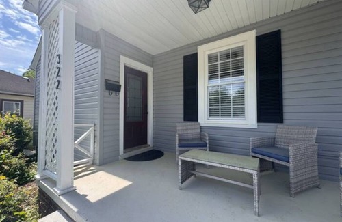 Danville House | Westhampton Retreat - 2bd/1bath