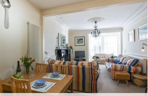 Aberdovey Apartment | Westhaven 5 Beachfront Luxury! Free Parking Permit