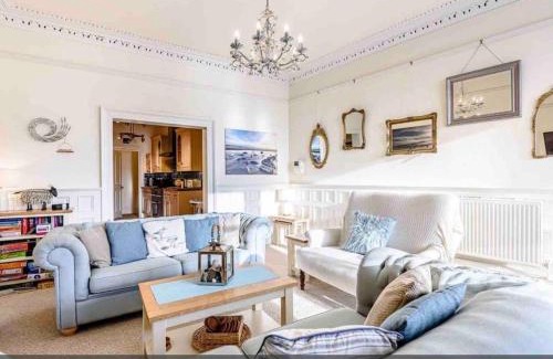 Aberdovey Apartment | Westhaven One
