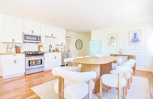Melrose House | WestHollywood Villa 12PAX Jacuzzi&Garden Oasis