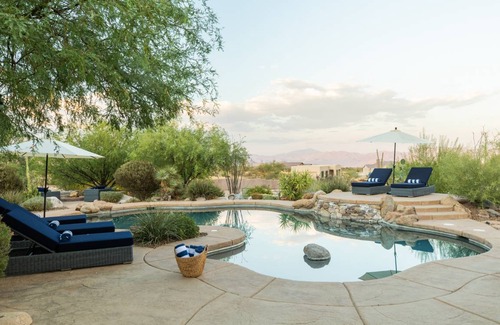 Sunrise Desert Vistas House | Westland by AvantStay Desert Oasis w/ Mountain View, Pool & Basketball Court!