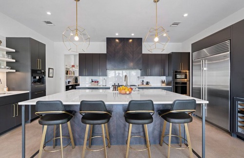 Westlake Highlands Apartment | Westlake/15 Min to DT/Pool/Hot Tub/Views!