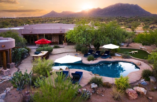 Sunrise Desert Vistas Villa | Westland by AvantStay | Desert Oasis w/ Mountain View, Pool & Basketball Court!